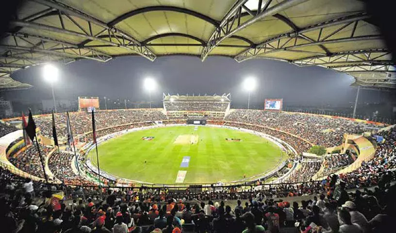 उप्पल स्टेडियम में IPL मैचों के लिए 2,000 पुलिस कर्मी तैनात उप्पल स्टेडियम में IPL मैचों के लिए 2,000 पुलिस कर्मी तैनात
