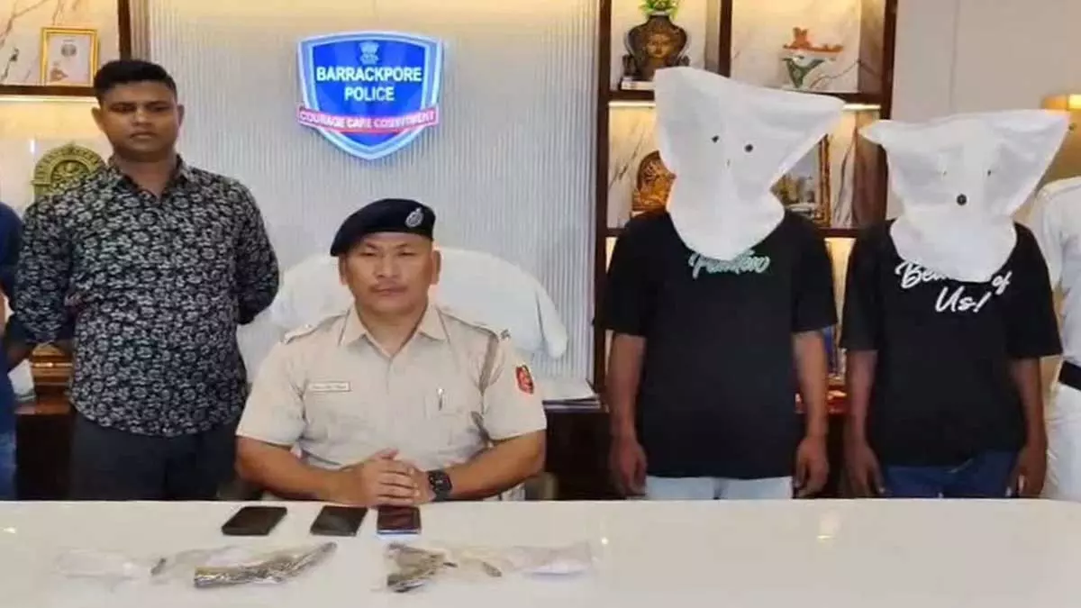 Bhatpara में पुलिस की कार्रवाई के दौरान हथियार और कारतूस बरामद, दो गिरफ्तार Bhatpara में पुलिस की कार्रवाई के दौरान हथियार और कारतूस बरामद, दो गिरफ्तार