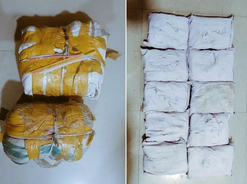 Amritsar में पुलिस की कार्रवाई में 3 किलो से ज़्यादा हेरोइन ज़ब्त की गई Amritsar में पुलिस की कार्रवाई में 3 किलो से ज़्यादा हेरोइन ज़ब्त की गई