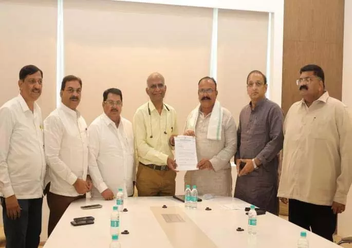 कांग्रेस ने CEC से मुलाकात की: SIR विवाद के बीच मांगें उठाईं कांग्रेस ने CEC से मुलाकात की: SIR विवाद के बीच मांगें उठाईं