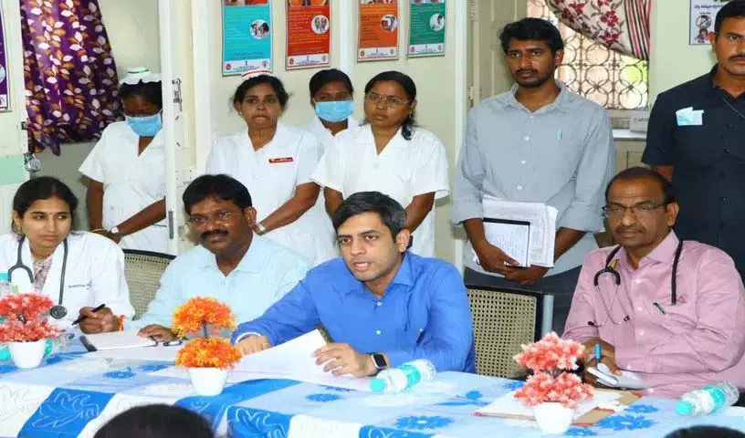 सौ प्रतिशत डिलीवरी सरकारी अस्पतालों में होनी चाहिए: Collector अनुराग जयंती सौ प्रतिशत डिलीवरी सरकारी अस्पतालों में होनी चाहिए: Collector अनुराग जयंती