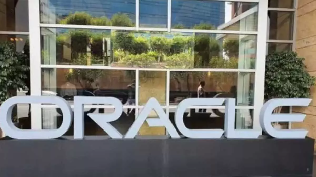 Oracle ने भारत में 12,000 कर्मचारियों को नौकरी से निकाला Oracle ने भारत में 12,000 कर्मचारियों को नौकरी से निकाला