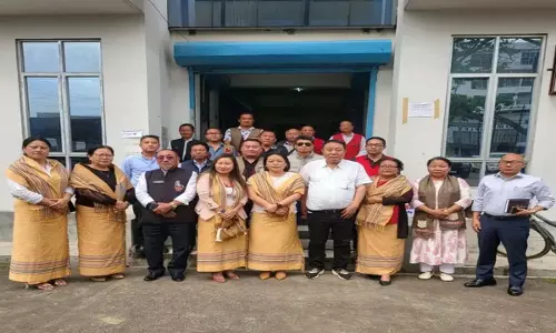 Dimapur: वेस्ट मैनेजमेंट मीटिंग के बाद CSOs के साथ DMC चेयरमैन हुकेतो येपथोमी की चर्चा