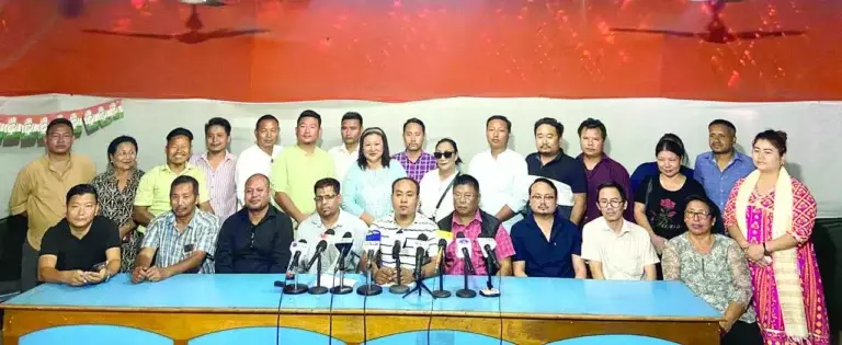 Nagaland: डीडीसीसी अध्यक्ष के चयन को लेकर तकरार और हंगामा Nagaland: डीडीसीसी अध्यक्ष के चयन को लेकर तकरार और हंगामा