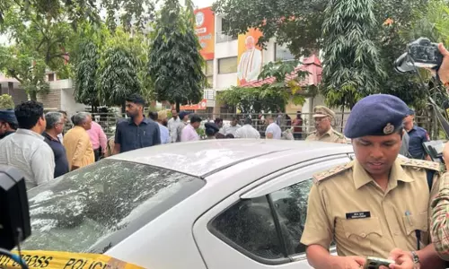 भाजपा ऑफिस के बाहर ब्लास्ट मामले में पुलिस सख्त, दो आरोपियों को पकड़ा भाजपा ऑफिस के बाहर ब्लास्ट मामले में पुलिस सख्त, दो आरोपियों को पकड़ा