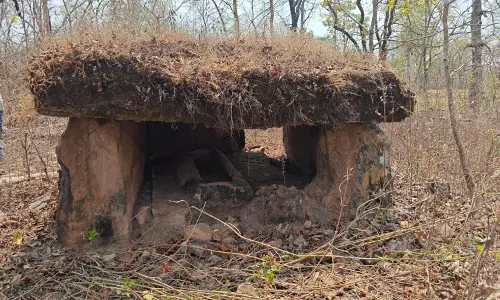Telangana’s के मुलुगु जिले में प्रागैतिहासिक कब्रिस्तान मिले