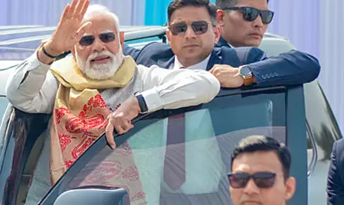 मोदी का चेन्नई दौरा: क्या बीजेपी नेताओं से मिलने से इनकार? मोदी का चेन्नई दौरा: क्या बीजेपी नेताओं से मिलने से इनकार?