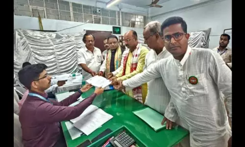 ओडिशा CM का बीरभूम दौरा: BJP के लिए प्रचार और बदलाव की अपील ओडिशा CM का बीरभूम दौरा: BJP के लिए प्रचार और बदलाव की अपील