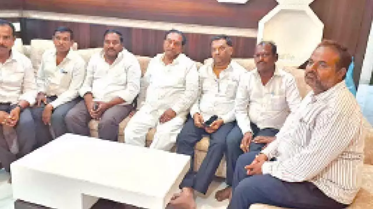 Telangana: राइस मिलर्स ने बेबुनियाद आरोपों पर कानूनी चेतावनी दी Telangana: राइस मिलर्स ने बेबुनियाद आरोपों पर कानूनी चेतावनी दी
