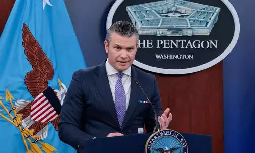 US और ईरान के बीच युद्ध के बीच रैंडी जॉर्ज से इस्तीफे की मांग