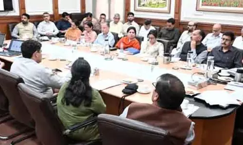 Jammu मुख्य सचिव ने विभागों को सुधार प्रक्रिया में तेजी लाने की दी सलाह