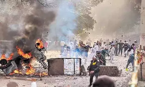 Delhi दंगा केस: कोर्ट ने 9 आरोपियों को बरी किया, गवाहों की गवाही पर सवाल Delhi दंगा केस: कोर्ट ने 9 आरोपियों को बरी किया, गवाहों की गवाही पर सवाल