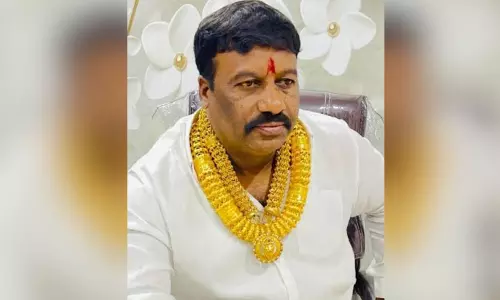 Hyderabad: आयकर विभाग ने एक करोड़ रुपये का सोना जब्त, ‘गोल्ड मैन’ पर मामला दर्ज Hyderabad: आयकर विभाग ने एक करोड़ रुपये का सोना जब्त, ‘गोल्ड मैन’ पर मामला दर्ज