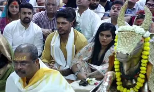 उमेश यादव ने भगवान महाकाल के दर्शन किए, भस्म आरती में शामिल हुए