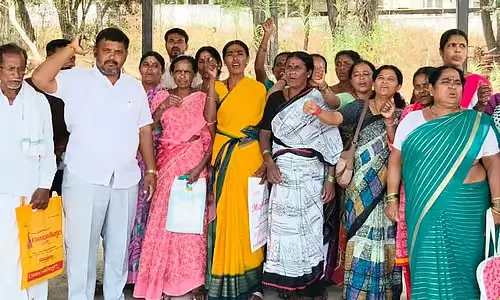 Ramnagar : जगह देने की मांग को लेकर विरोध प्रदर्शन Ramnagar : जगह देने की मांग को लेकर विरोध प्रदर्शन