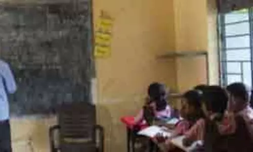 Jharkhand: ओडिया शिक्षक बिना वेतन के काम करने को मजबूर