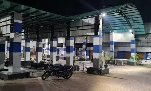 Sambalpur : अस्पताल में नवजात की मौत, परिवार ने मेडिकल लापरवाही का आरोप लगाया Sambalpur : अस्पताल में नवजात की मौत, परिवार ने मेडिकल लापरवाही का आरोप लगाया