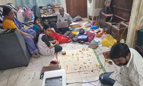 ACB ने वारंगल में औचक निरीक्षण किया ACB ने वारंगल में औचक निरीक्षण किया