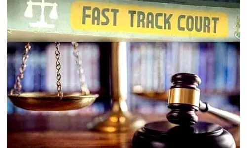 फास्ट ट्रैक कोर्ट ने नाबालिग रेप केस में पुलिस को फटकार, SHO को चेतावनी फास्ट ट्रैक कोर्ट ने नाबालिग रेप केस में पुलिस को फटकार, SHO को चेतावनी