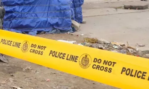 Delhi Police ने हैदरपुर चाकूबाजी मामले को 4 घंटे के भीतर सुलझाया, 3 गिरफ्तार Delhi Police ने हैदरपुर चाकूबाजी मामले को 4 घंटे के भीतर सुलझाया, 3 गिरफ्तार