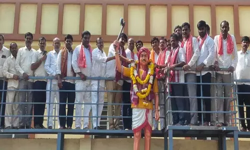Doddi Komurayya के बलिदान को जयंती पर याद किया गया Doddi Komurayya के बलिदान को जयंती पर याद किया गया