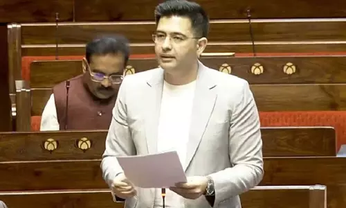 AAP नेताओं ने राज्यसभा सांसद राघव चड्ढा की आलोचना की AAP नेताओं ने राज्यसभा सांसद राघव चड्ढा की आलोचना की