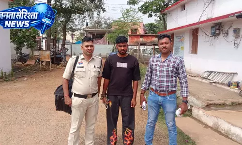 रायपुर पुलिस ने चाकूबाज को किया गिरफ्तार रायपुर पुलिस ने चाकूबाज को किया गिरफ्तार