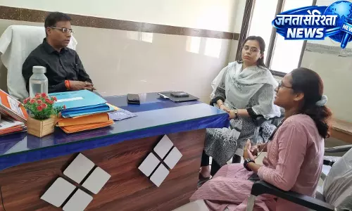 कलेक्टर डॉ. संजय कन्नौजे ने किया पवनी स्वास्थ्य केंद्र  का औचक निरीक्षण