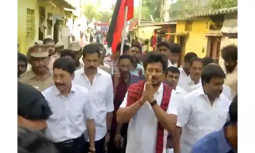 तमिलनाडु चुनाव: उदयनिधि स्टालिन ने Chepauk में जोरदार प्रचार अभियान चलाया तमिलनाडु चुनाव: उदयनिधि स्टालिन ने Chepauk में जोरदार प्रचार अभियान चलाया