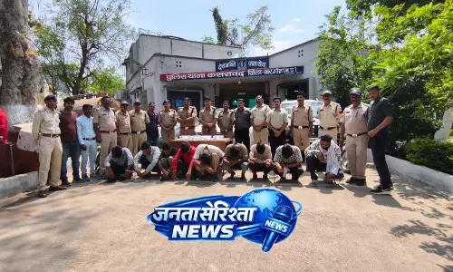 BREAKING: 10 करोड़ की रंगदारी मांगने वाले गिरोह का पर्दाफाश, 12 आरोपी गिरफ्तार BREAKING: 10 करोड़ की रंगदारी मांगने वाले गिरोह का पर्दाफाश, 12 आरोपी गिरफ्तार