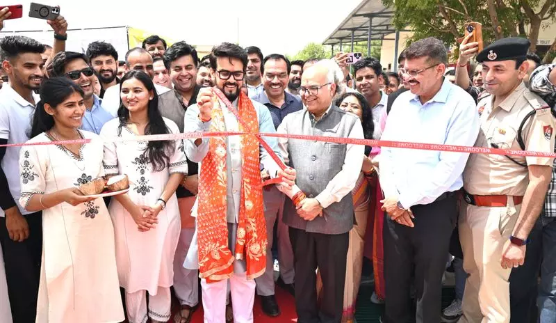 Haryana में 10.65 करोड़ रुपये के एथलेटिक्स ट्रैक का उद्घाटन Haryana में 10.65 करोड़ रुपये के एथलेटिक्स ट्रैक का उद्घाटन