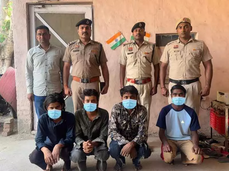 Faridabad में गर्लफ्रेंड के घर पर 25 साल के लड़के की चाकू घोंपकर हत्या Faridabad में गर्लफ्रेंड के घर पर 25 साल के लड़के की चाकू घोंपकर हत्या