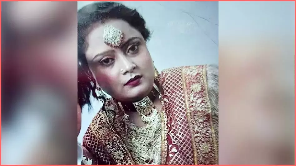 बाप रे! महिला का सिर हेलमेट समेत धड़ से अलग...काल बनकर आया डंपर बाप रे! महिला का सिर हेलमेट समेत धड़ से अलग...काल बनकर आया डंपर