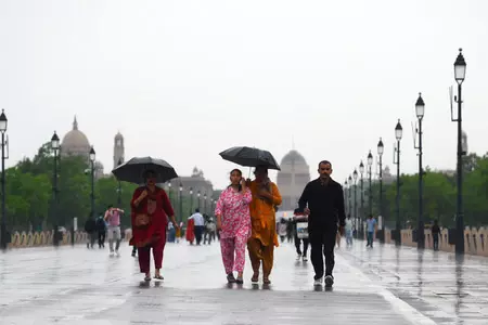 NCR में मौसम का बड़ा बदलाव: तेज आंधी, बारिश, बिजली और ओलावृष्टि का अलर्ट, पूरे हफ्ते असर NCR में मौसम का बड़ा बदलाव: तेज आंधी, बारिश, बिजली और ओलावृष्टि का अलर्ट, पूरे हफ्ते असर