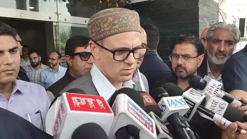 गंदेरबल एनकाउंटर की निष्पक्ष जांच पर जोर: J&K CM गंदेरबल एनकाउंटर की निष्पक्ष जांच पर जोर: J&K CM
