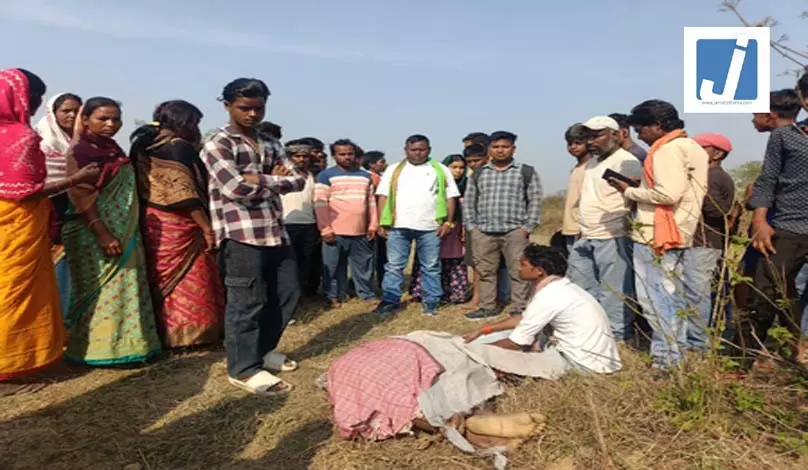 हाथियों का कहर, तीन लोगों को कुचलकर मार डाला हाथियों का कहर, तीन लोगों को कुचलकर मार डाला