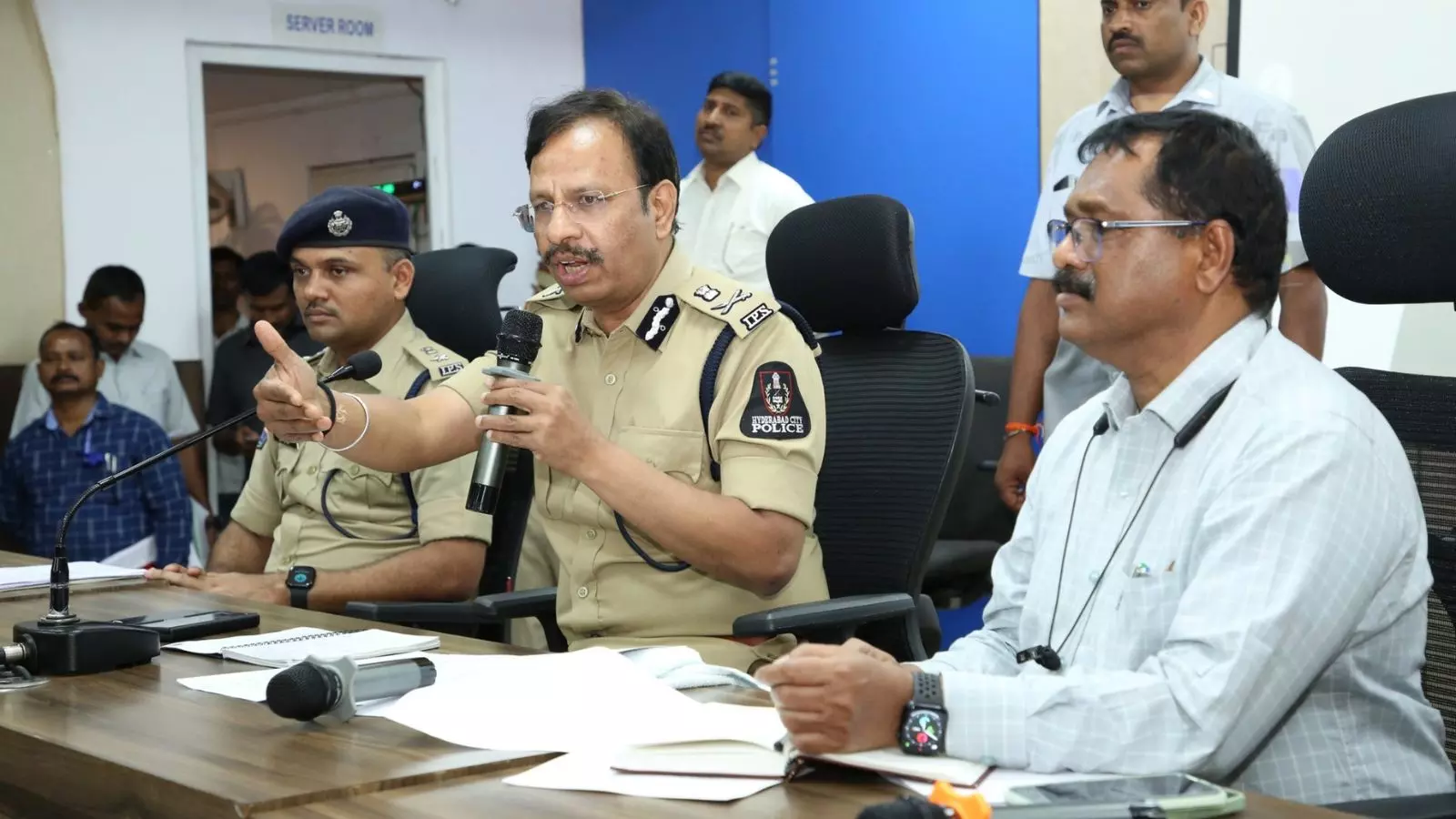 Hyderabad पुलिस ने खाने में मिलावट के खिलाफ कार्रवाई की, 92 केस दर्ज किए गए Hyderabad पुलिस ने खाने में मिलावट के खिलाफ कार्रवाई की, 92 केस दर्ज किए गए