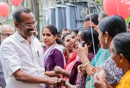 केरल चुनाव: पेरामब्रा में चुनाव विवाद के मामले में आयोग ने एलडीएफ उम्मीदवार को जारी किया नोटिस केरल चुनाव: पेरामब्रा में चुनाव विवाद के मामले में आयोग ने एलडीएफ उम्मीदवार को जारी किया नोटिस