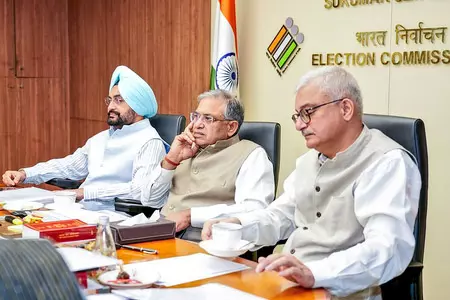 विधानसभा चुनाव 2026: ईसीआई का आदेश, मतदान के दिन कर्मचारियों को मिलेगा सवेतन अवकाश विधानसभा चुनाव 2026: ईसीआई का आदेश, मतदान के दिन कर्मचारियों को मिलेगा सवेतन अवकाश