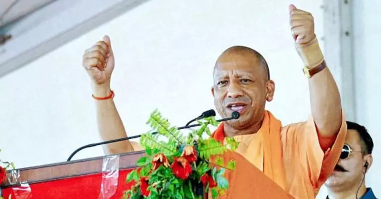 Lucknow: लक्ष्य से अधिक लोन वितरित कर जौनपुर शहर ने दिखाया रिकॉर्ड Lucknow: लक्ष्य से अधिक लोन वितरित कर जौनपुर शहर ने दिखाया रिकॉर्ड