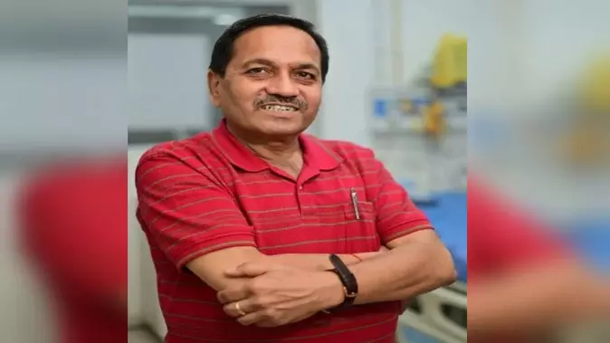 जाने माने न्यूरो सर्जन पर FIR, इलाज के बहाने बैड टच का आरोप, क्लिनिक में हुआ जमकर हंगामा जाने माने न्यूरो सर्जन पर FIR, इलाज के बहाने बैड टच का आरोप, क्लिनिक में हुआ जमकर हंगामा