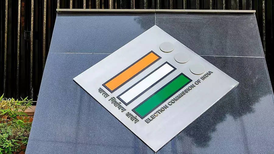 पश्चिम बंगाल चुनाव 2026: EC ने 8वीं सप्लीमेंट्री लिस्ट जारी, 52 लाख केस निपटाए पश्चिम बंगाल चुनाव 2026: EC ने 8वीं सप्लीमेंट्री लिस्ट जारी, 52 लाख केस निपटाए