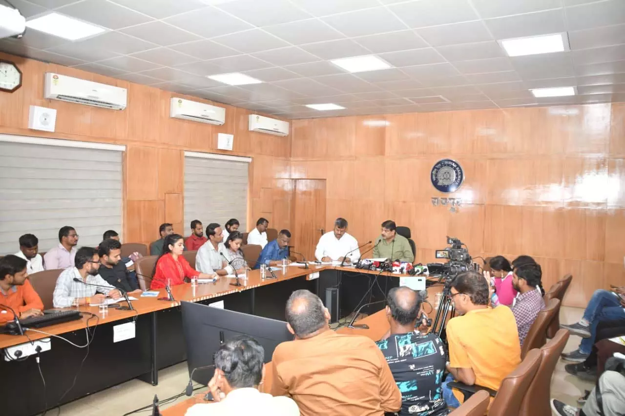 रायपुर रेल मंडल ने साल 2025-26 की उपलब्धियां गिनाई रायपुर रेल मंडल ने साल 2025-26 की उपलब्धियां गिनाई