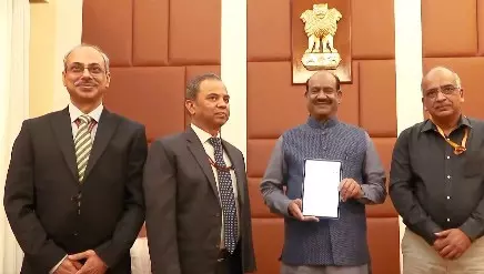 लोकसभा स्पीकर ओम बिरला ने जनगणना 2027 के लिए स्व-गणना में हिस्सा लिया लोकसभा स्पीकर ओम बिरला ने जनगणना 2027 के लिए स्व-गणना में हिस्सा लिया