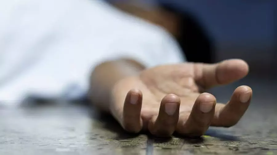 Bihar : नकली शराब से मौतों का सिलसिला, मृतकों की संख्या 4 पहुंची Bihar : नकली शराब से मौतों का सिलसिला, मृतकों की संख्या 4 पहुंची