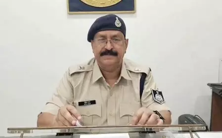 243 पेटी बियर से भरा मिनी ट्रक जब्त, चार आरोपी गिरफ्तार 243 पेटी बियर से भरा मिनी ट्रक जब्त, चार आरोपी गिरफ्तार