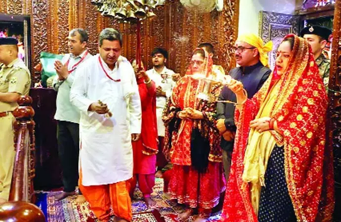त्रिलोकपुर माता बालासुंदरी मंदिर में 15 दिवसीय चैत्र नवरात्र मेला संपन्न त्रिलोकपुर माता बालासुंदरी मंदिर में 15 दिवसीय चैत्र नवरात्र मेला संपन्न