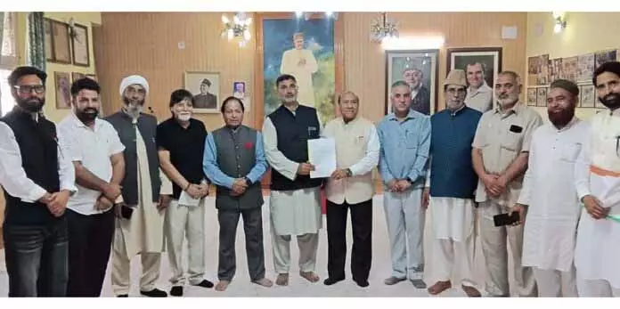 उमर सरकार दूर-दराज के इलाकों को फिर से बसाने पर ध्यान दे रही: Ratan Lal Gupta उमर सरकार दूर-दराज के इलाकों को फिर से बसाने पर ध्यान दे रही: Ratan Lal Gupta