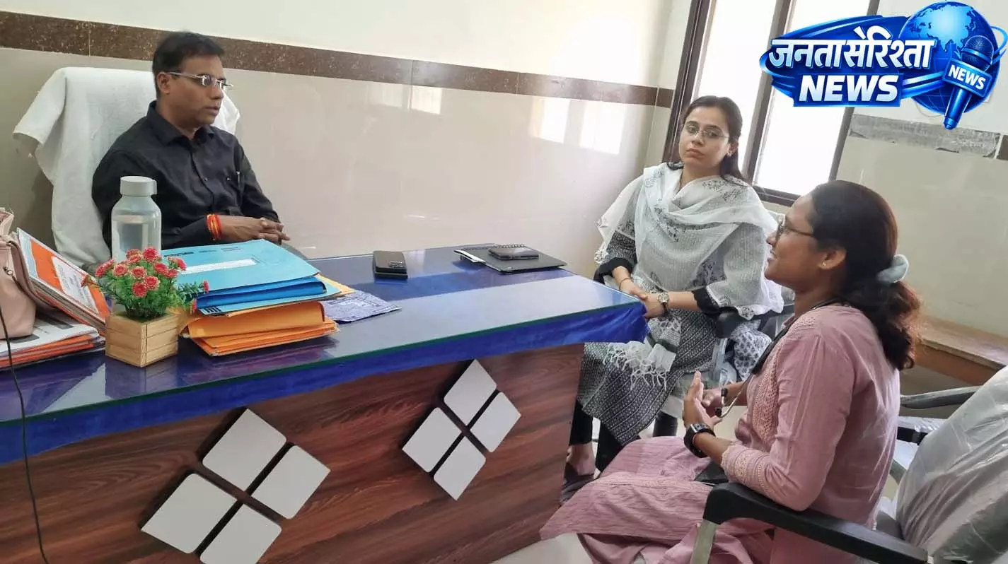 कलेक्टर डॉ. संजय कन्नौजे ने किया पवनी स्वास्थ्य केंद्र का औचक निरीक्षण कलेक्टर डॉ. संजय कन्नौजे ने किया पवनी स्वास्थ्य केंद्र का औचक निरीक्षण