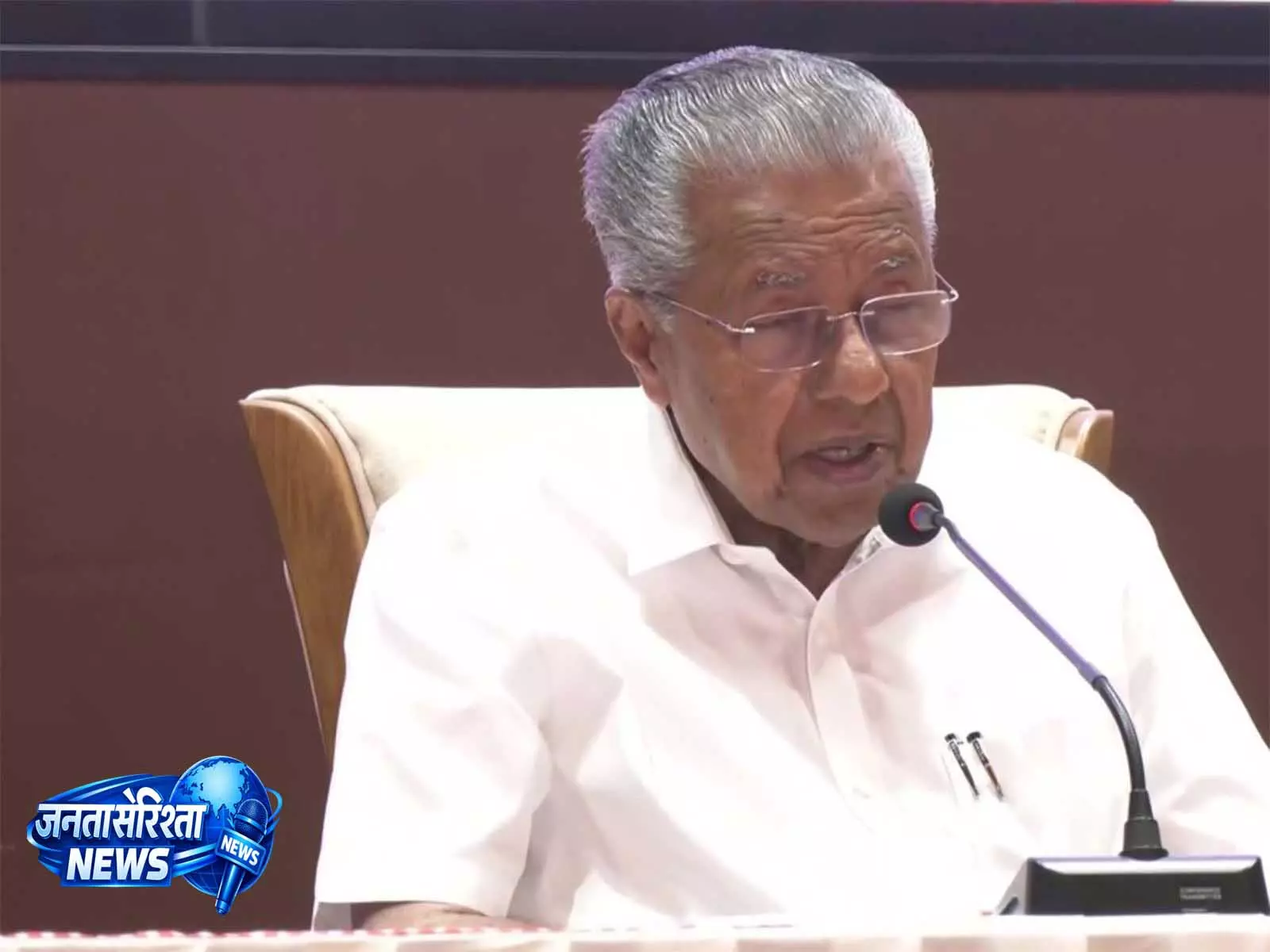 Vijayan का रेड्डी पर बुलडोज़र टिप्पणी को लेकर निशाना Vijayan का रेड्डी पर बुलडोज़र टिप्पणी को लेकर निशाना